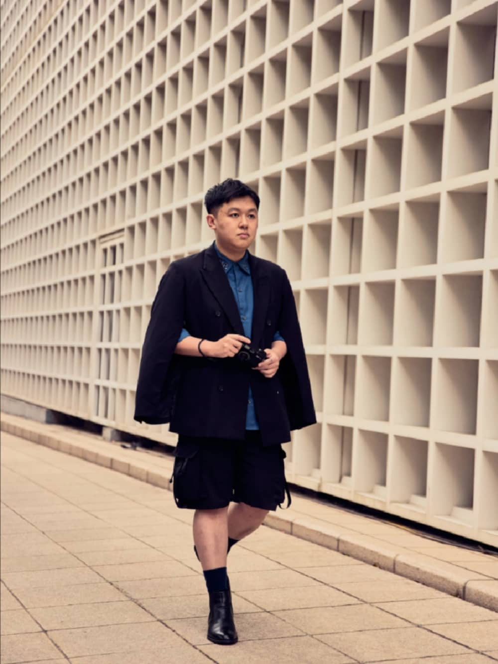「suitwalk、TAIPEI、Taiwan」｜「HAREのアイテム（スーツジャケット、ブラック系）」を使った、Vimgaさん（メンズ・170cm）の春コーディネートの1枚目の写真
