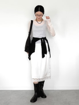 「アイテム（アクセサリー、ブラック系）」を使った、OKIRIさん（レディース・161cm）の秋コーディネート