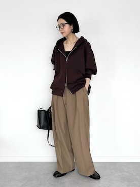 「アイテム（パーカー）」を使った、OKIRIさん（レディース・161cm）の秋コーディネート