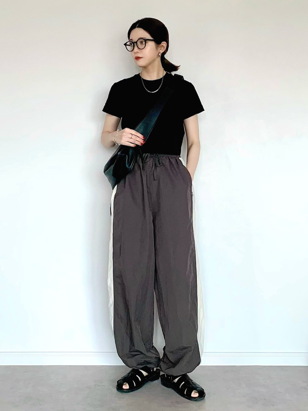 新品　TODAYFUL トゥデイフル　ナイロンラインパンツ38 ダークグレー TODAYFUL ナイロンラインパンツ 【公式通販】