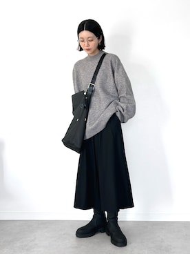 「アイテム（キーホルダー）」を使った、OKIRIさん（レディース・161cm）の秋コーディネート