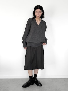 「feepur（フェピュール）の【ハンドウォッシャブル】ルーズVニット（ニット/セーター、グレー系）」を使った、OKIRIさん（レディース・161cm）の秋コーディネート