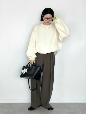 「アイテム（スリッポン）」を使った、OKIRIさん（レディース・161cm）の秋コーディネート