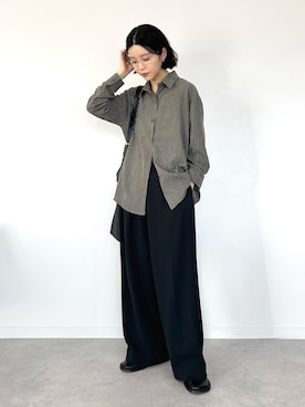 「アイテム（スリッポン）」を使った、OKIRIさん（レディース・161cm）の秋コーディネート