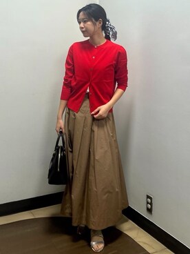 「UNTITLED（アンタイトル）の【アンサンブル可/薄手】ベーシッククルーネックカーディガン（カーディガン/ボレロ、レッド系）」を使った、marinaさん（レディース）の夏コーディネート