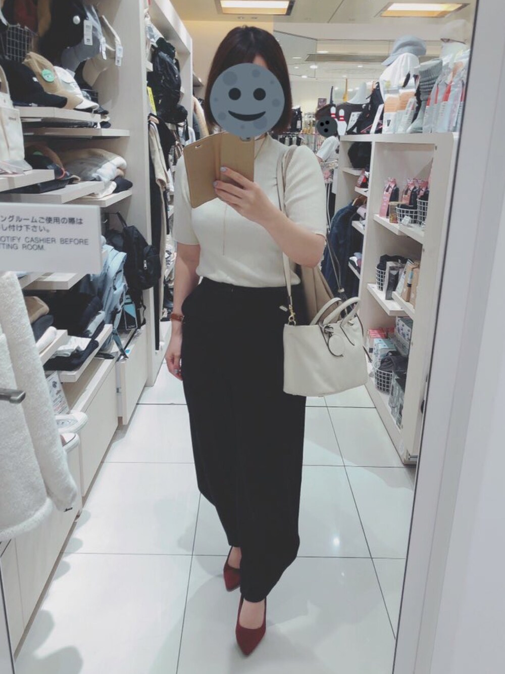 「LARICAのアイテム（ピアス（両耳用）、ホワイト系）」を使った、gonge_of_krgmさん（レディース・153cm）の秋コーディネートの1枚目の写真