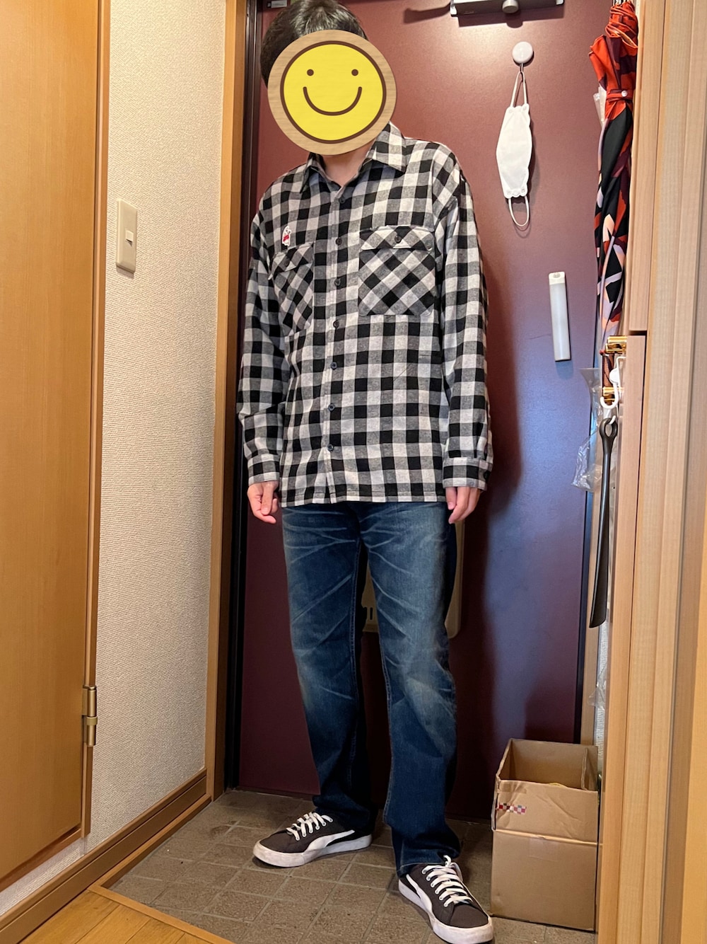 「ROLLING CRADLE、SABBAT13、チェックシャツ、デニム、ストリート」｜「ROLLING CRADLEのアイテム（デニムパンツ、ブルー系）」を使った、どるちさん（メンズ・171cm）の秋コーディネートの1枚目の写真