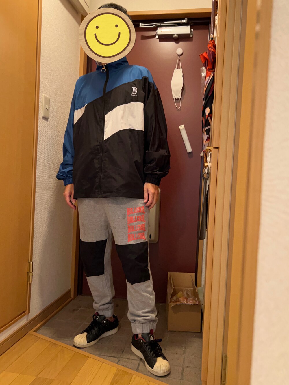「秋ルック紹介するよ、Deviluse、ナイロンジャケット、休日スタイル、ROLLING CRADLE」｜「Deviluseのアイテム（ナイロンジャケット、ブラック系）」を使った、どるちさん（メンズ・171cm）の秋コーディネートの1枚目の写真