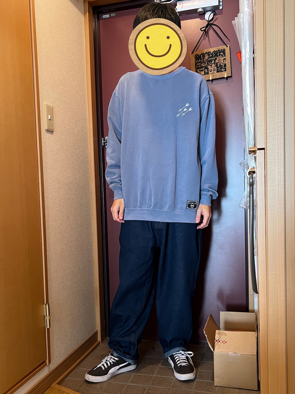 「HEDWiNG、Subciety、サブサエティ(Subciety)、スウェット、トレーナー、バルーンパンツ、バルーンデニム、オーバーサイズ、ビッグシルエット」｜「HEDWiNGのアイテム（スウェット、ブルー系）」を使った、どるちさん（メンズ・171cm）の冬コーディネートの1枚目の写真
