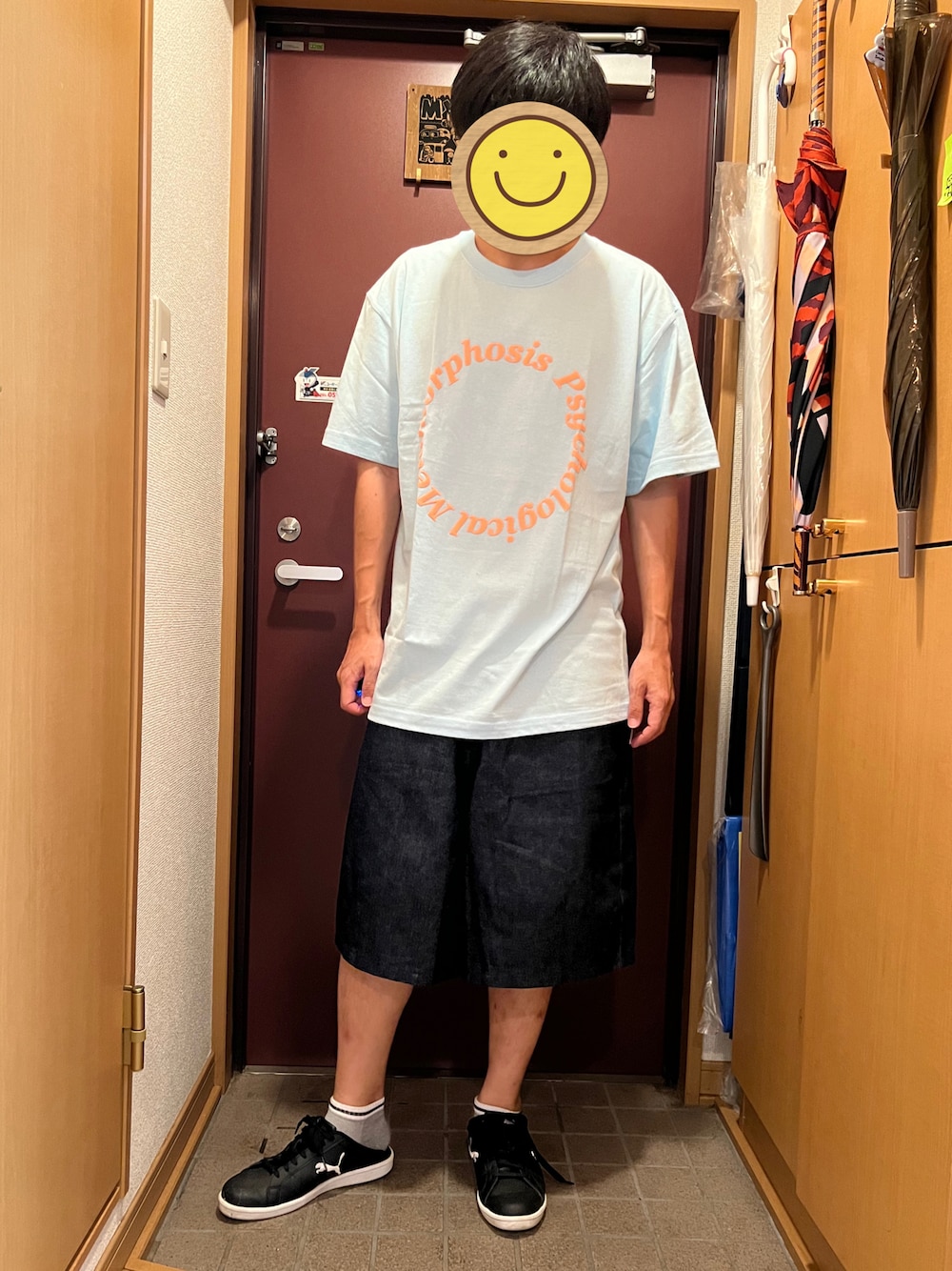 「サックスブルー、水色、オーバーサイズ、ビッグシルエット、Tシャツ、ハーフパンツ、ハーフデニム、PLMP、PSYCHOLOGICAL METAMORPHOSIS、サブサエティ(Subciety)、Subciety」｜「PSYCHOLOGICAL METAMORPHOSISのアイテム（Tシャツ/カットソー、ブルー系）」を使った、どるちさん（メンズ・171cm）の夏コーディネートの1枚目の写真