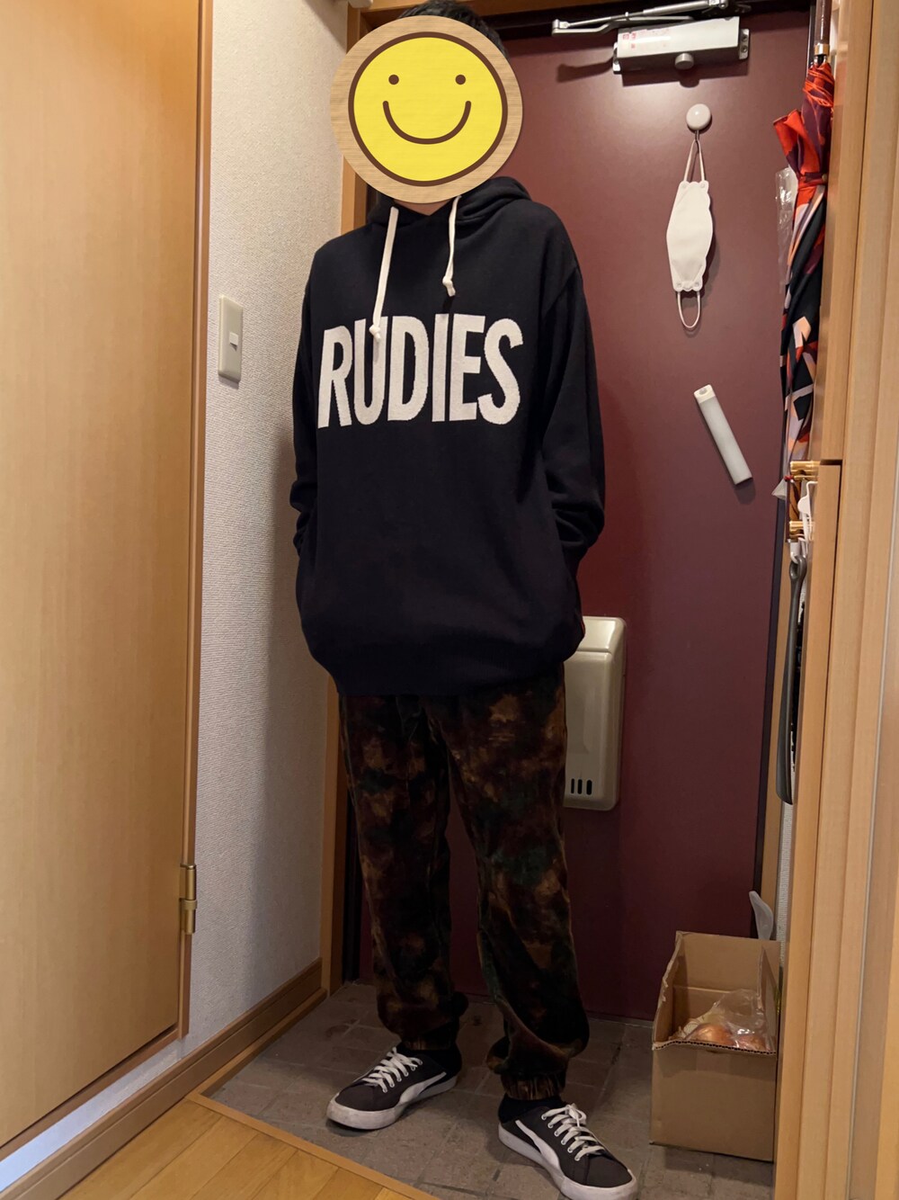 「秋コーデ、ニット、RUDIE'S、ROLLING CRADLE、迷彩、休日スタイル」｜「ROLLING CRADLEのアイテム（パンツ、グリーン系）」を使った、どるちさん（メンズ・171cm）の秋コーディネートの1枚目の写真