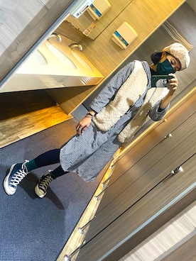 「羔羊背心のアイテム（その他アウター、ベージュ系）」を使った、Janice 🇹🇼さん（レディース・162cm）の冬コーディネート