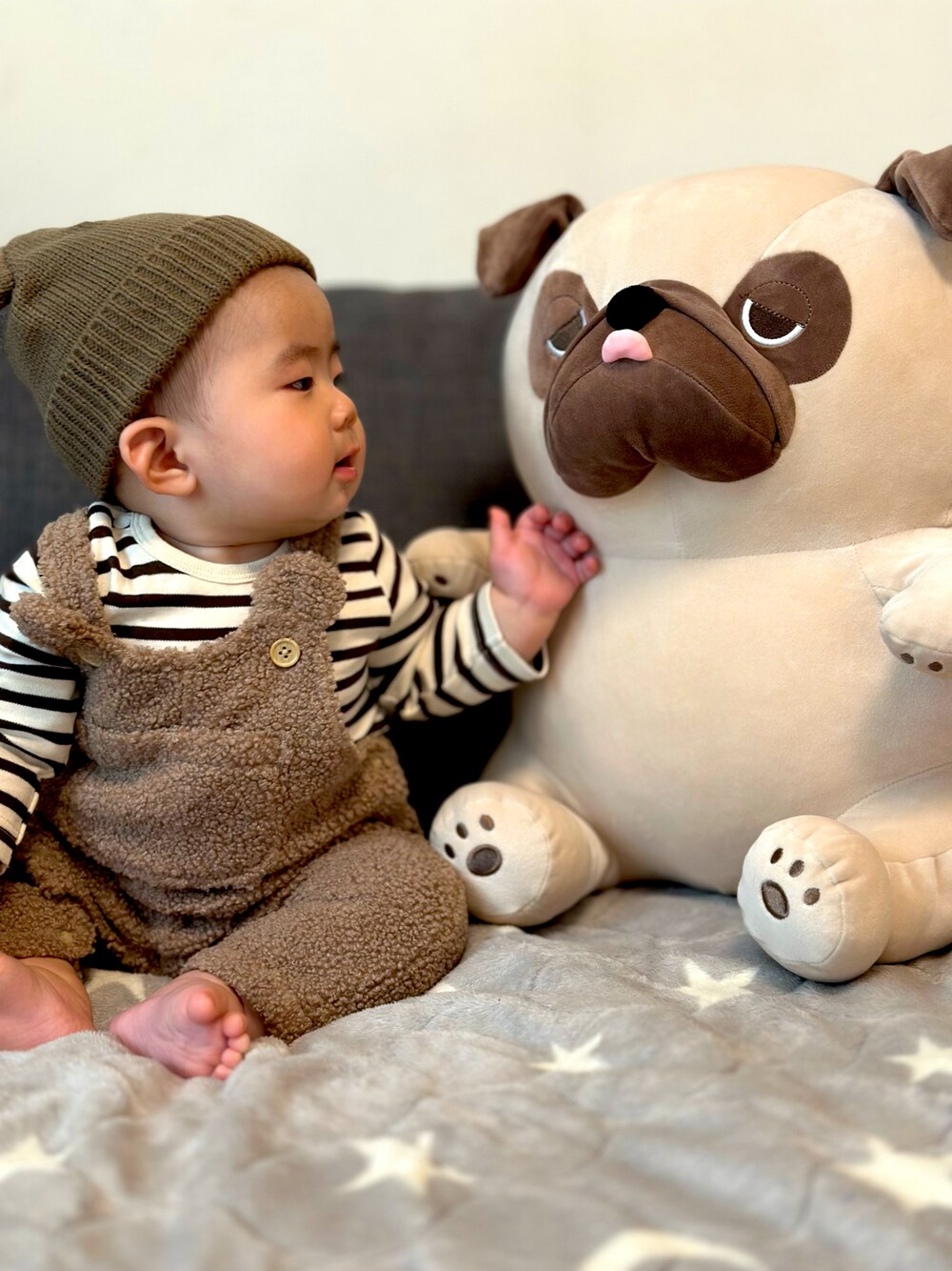 「新星WEARISTAにエントリー、男の子、レイヤードスタイル、ストリート、キッズファッション、むすこーで、ベビーコーデ、赤ちゃん」｜「petit mainのアニマルビーニー（ニットキャップ/ビーニー、ブラウン系）」を使った、souさん（キッズ・142cm）の冬コーディネートの1枚目の写真