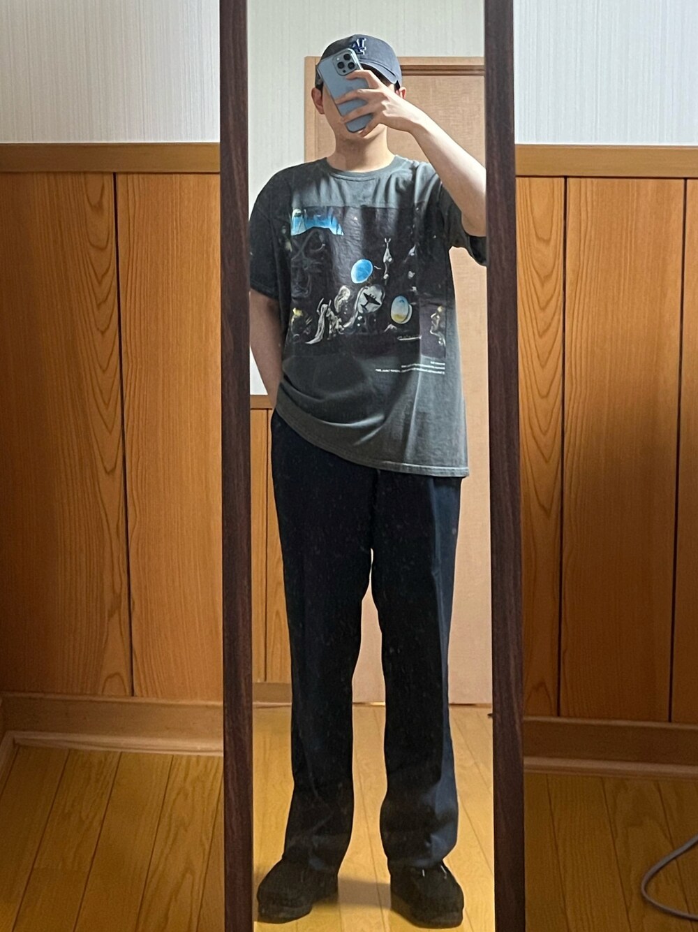 「アートTシャツ、Salvador Dalí、Ole Børud、R&B/Soul」｜「MILITARYの90s Royal Air Force🇬🇧 No.2 Dress Wool Trousers （スラックス、ブルー系）」を使った、Rさん（メンズ・244cm）の夏コーディネートの1枚目の写真