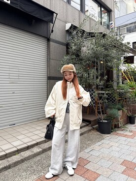 「アイテム（スウェットパンツ）」を使った、𝑴𝑨𝑹𝑰さん（レディース・158cm）の冬コーディネート