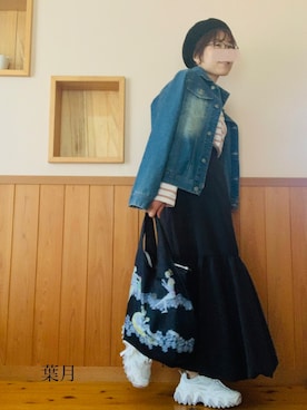 「春服デビュー宣言」｜「アイテム（音楽/本・雑誌）」を使った、葉月さん（レディース・154cm）の春コーディネート