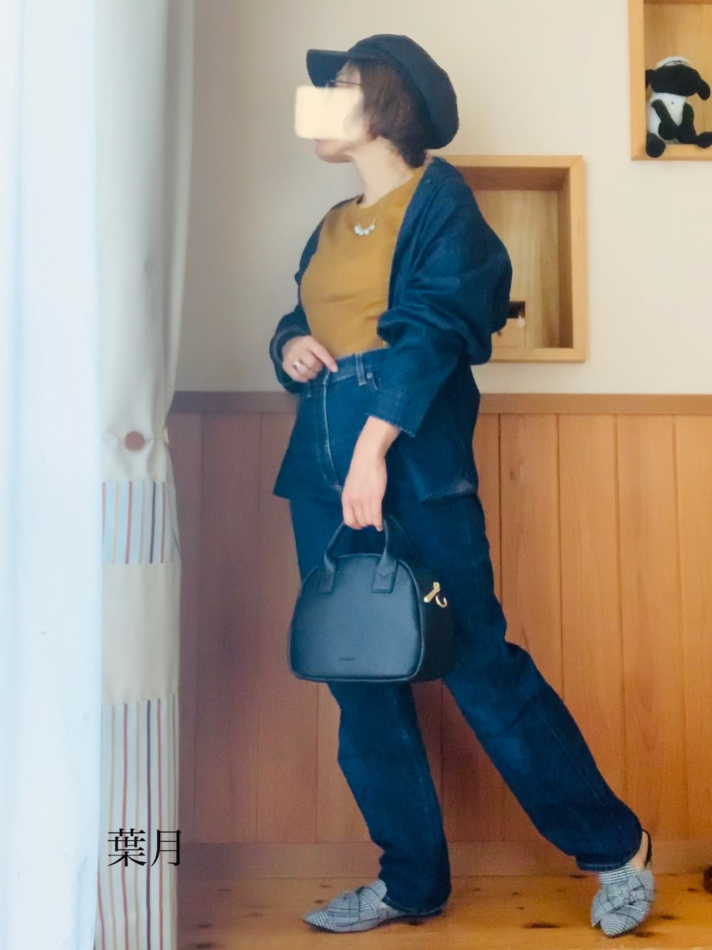 「だから秋服が好き、デニデニ、大人カジュアル、プチプラ、低身長、着回しコーデ、デニムシャツ、スタンドカラー、ストレートデニム、レイヤードスタイル、ボストンバッグ、キャスケット、グレンチェック」｜「UNIQLOのアイテム（シャツ/ブラウス、ブルー系）」を使った、葉月さん（レディース・154cm）の秋コーディネートの1枚目の写真