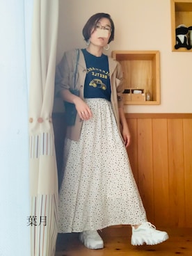 「アイテム（音楽/本・雑誌、ブルー系）」を使った、葉月さん（レディース・154cm）の夏コーディネート