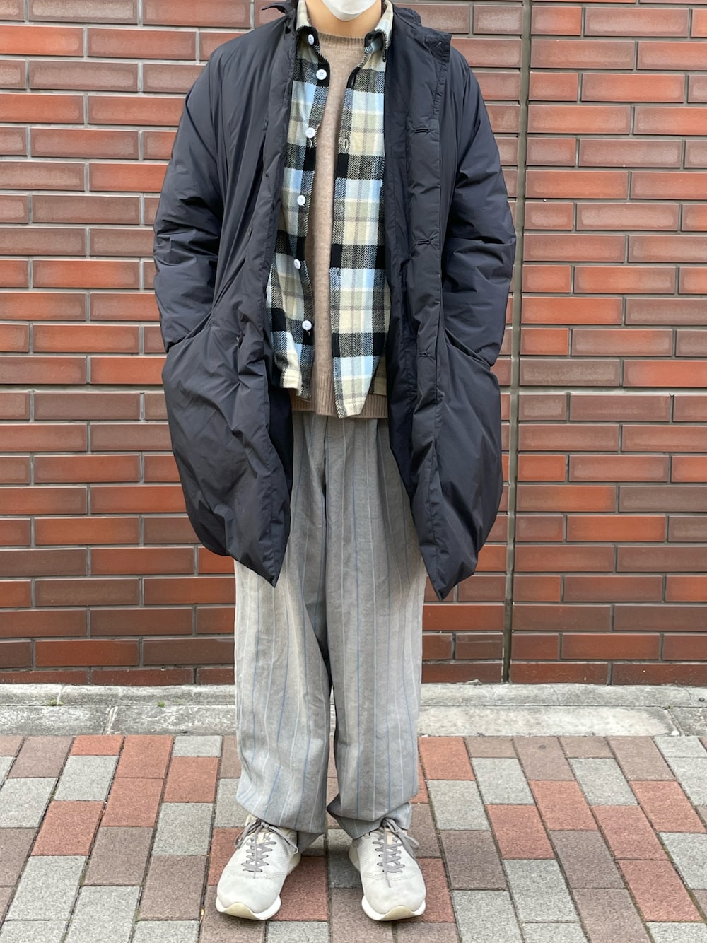 「DIGAWELのアイテム（パンツ、グレー系）」を使った、のりさんさん（メンズ・165cm）の冬コーディネートの1枚目の写真