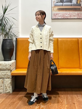 「adidas（アディダス）のadidas　TOKYO W（スニーカー）」を使った、KUMIさん（レディース・158cm）の秋コーディネート