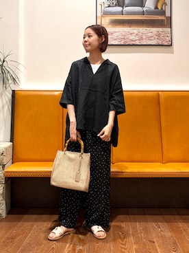 「かぐれ（カグレ）のリネンスキッパーシャツ（シャツ/ブラウス、ブラック系）」を使った、KUMIさん（レディース・158cm）の春コーディネート