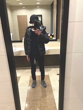 「MONCLER（モンクレール）のアイテム（ダウンジャケット/コート）」を使った、ズッキーさん（メンズ・169cm）の冬コーディネート