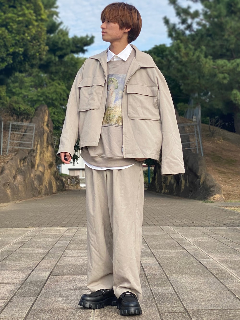 「春コーデ、春アウター、春色、春カラー、春服、春服みてみて、春服デビュー宣言、セットアップ、プリントT、ワントーン、ワントーンコーデ」｜「MONO-MARTの別注プリントARTスウェットクルー/ビッグシルエット アートプリント プルオーバー スウェット/GIRL WITH A PEARL EARING/VINCENT WILLEM VAN GOGH/THE LAST SUPPER/Claude Monet（スウェット、ベージュ系）」を使った、ゆーすけさん（メンズ・166cm）の冬コーディネートの1枚目の写真