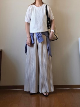 ブルー系のアイテムを使った「オフィスカジュアル」の人気ファッション