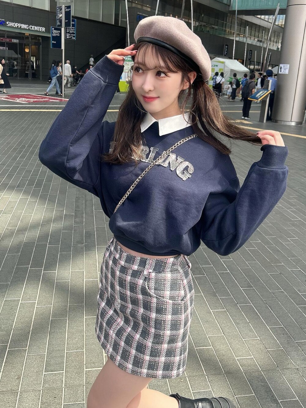 チェックツイードミニスカートを使ったショップスタッフの人気