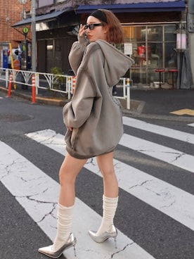 「フーディー」｜「アイテム（スウェット）」を使った、Darichさん（レディース・155cm）の春コーディネート