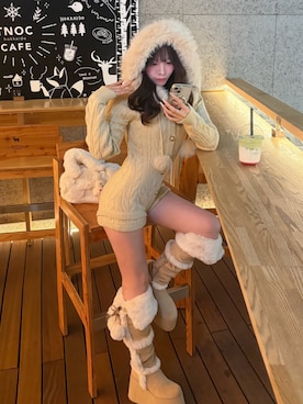「Darich（ダーリッチ）のDDボタンケーブルニットコンビネゾン（ワンピース、ベージュ系）」を使った、Darichさん（レディース・168cm）の秋コーディネート