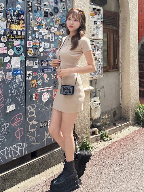 ハーフジップリブニットミニワンピース
