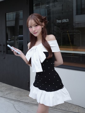「Darich（ダーリッチ）のパールビジューオフショルフリルニットミニワンピース（ワンピース、ブラック系）」を使った、Darichさん（レディース・158cm）の春コーディネート