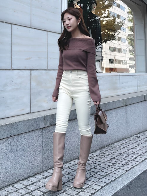 Darichアイボリー オフショルダー ニット ダーリッチ Darich オフショルシャギーニットトップス