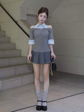 「Darich（ダーリッチ）のシャツドッキングオフショルプリーツミニワンピース（ワンピース、グレー系）」を使った、Darichさん（レディース・158cm）の春コーディネート