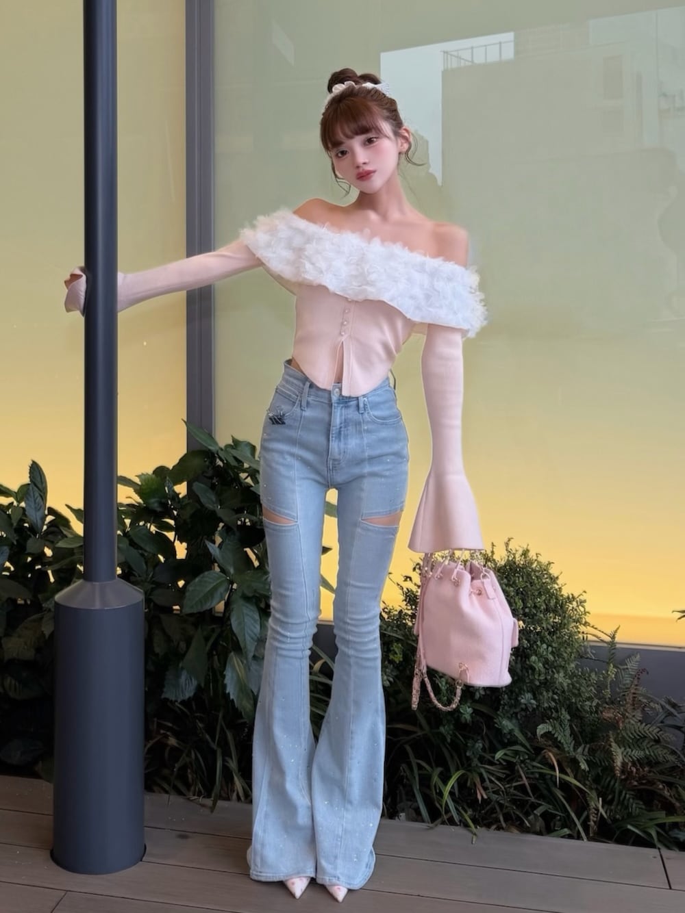 ドロップビジューフレアデニムパンツを使った人気ファッション