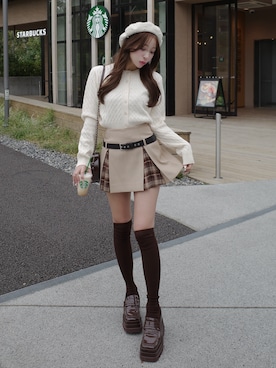 「アイテム（ソックス/靴下、ブラウン系）」を使った、Darichさん（レディース・156cm）の冬コーディネート