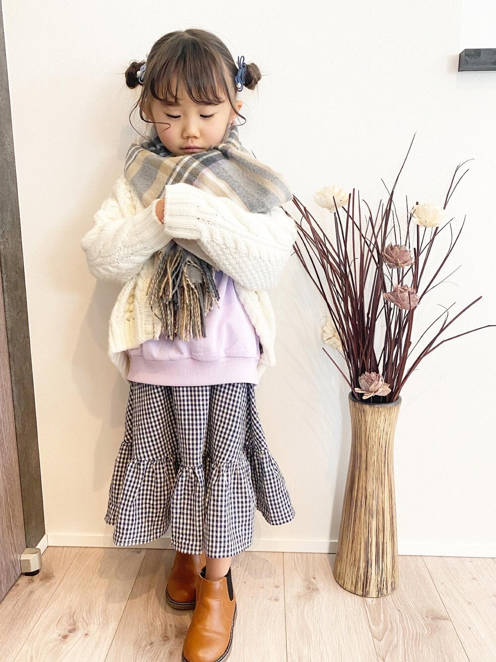「女の子、女の子コーデ、キッズコーデ、キッズファッション、カーディガン、あったかコーデ、海美、海美コーデ、5歳」｜「URBANCHERRYのアイテム（スウェット、パープル系）」を使った、海美さん（キッズ・100cm）の冬コーディネートの1枚目の写真