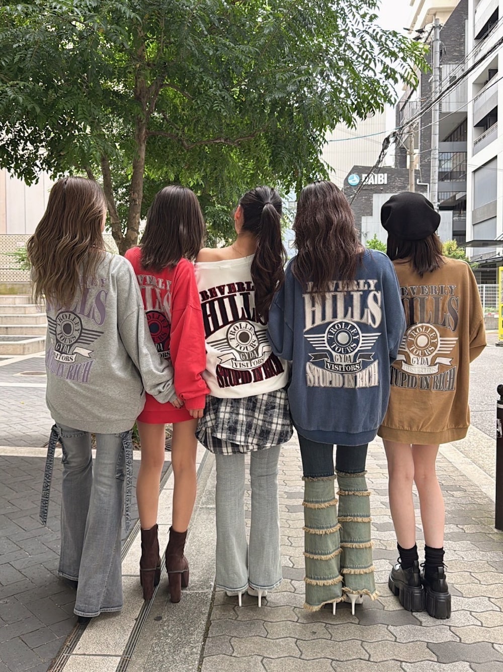 「GYDAのBEVERLY HILLS ドルマンスウェットトップス（スウェット、ホワイト系）」を使った、mikuさん（レディース・160cm）の夏コーディネートの1枚目の写真