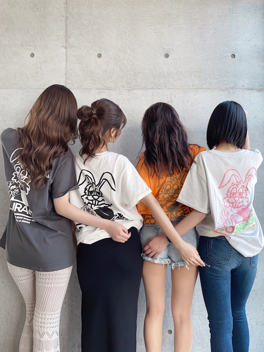 「GYDAのICONIC BUNNYポケットBIG Tシャツ（Tシャツ/カットソー、ホワイト系）」を使った、mikuさん（レディース・160cm）の春コーディネートの1枚目の写真