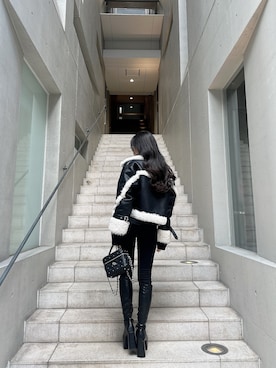 「アイテム（ムートンコート）」を使った、mikuさん（レディース・160cm）の秋コーディネート