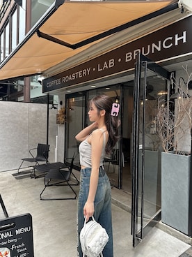 「GYDA（ジェイダ）のハイウエストGYDA CUT OUT SIDE RIPPEDデニムパンツ（デニムパンツ、ブルー系）」を使った、mikuさん（レディース・160cm）の春コーディネート