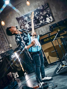 「Slightly Numb（スライトリーナム）のアイテム」を使った、阿倫さん（メンズ・175cm）の秋コーディネート