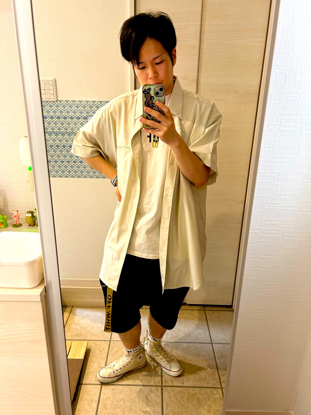 「NIKE、UNITED TOKYO、シャツスタイル、ロングシャツ、converse、ハイカットスニーカー、ハーフパンツ、off white、RICK OWENS」｜「UNITED TOKYOのボイルパナマショートスリーブシャツ/ビックシルエット（シャツ/ブラウス、ベージュ系）」を使った、ラダバンプさん（メンズ・167cm）の夏コーディネートの1枚目の写真