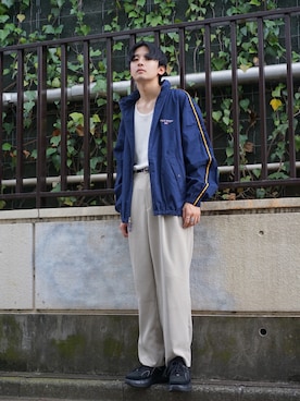 「アイテム（タンクトップ）」を使った、岡本 大護さん（メンズ・180cm）の秋コーディネート