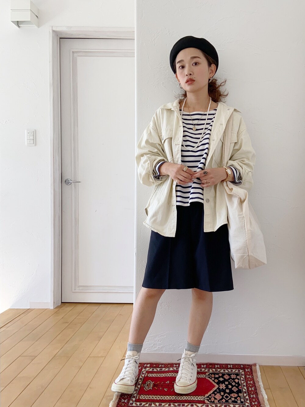 「オトナカジュアル、ハーフパンツ、オトナ女子、プチプラ、プチプラコーデ、シンプルコーデ、ママコーデ、無印良品、GU、ハイカットスニーカー、ボーダートップス、ベレー帽、ビッグトート、パールネックレス、コインネックレス」｜「OLIVE des OLIVEの【WEB限定カラー有】CPOシャツ（シャツ/ブラウス、ホワイト系）」を使った、きゃのさん（レディース・155cm）の秋コーディネートの1枚目の写真
