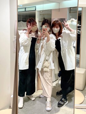 「スリット」｜「アイテム（マウンテンパーカー）」を使った、AYANOさん（レディース・159cm）の夏コーディネート