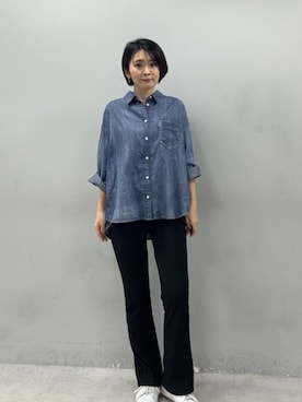 「LARUTA（ラルータ）の【LARUTA】シアーデニムシャツ（シャツ/ブラウス、ブルー系）」を使った、あずささん（レディース・165cm）の春コーディネート