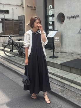 「LARUTA（ラルータ）の【LARUTA】トライアングルバッグ（ショルダーバッグ、ブラック系）」を使った、あずささん（レディース・165cm）の夏コーディネート