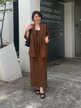 「LARUTA（ラルータ）の【LARUTA】スクエアトゥミュール（サンダル、ブラウン系）」を使った、あずささん（レディース・165cm）の夏コーディネート